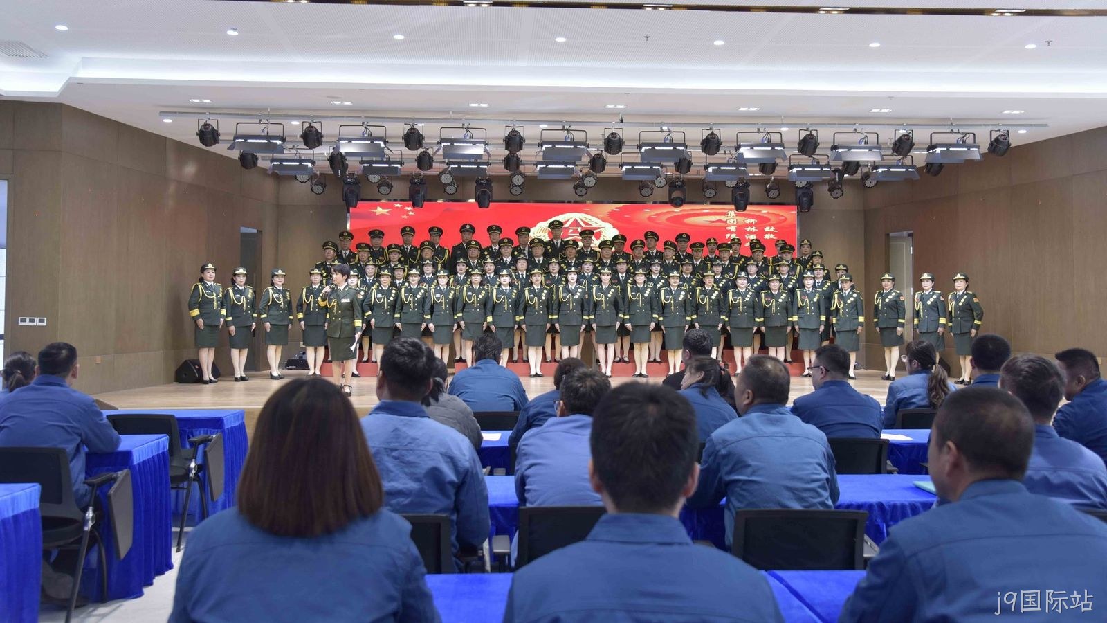 西安军旅情艺术团莅临j9国际站慰问演出参观交流